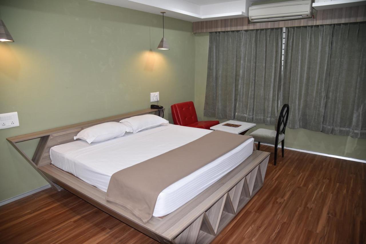 Hotel Bhimas Paradise Tirupati Ngoại thất bức ảnh